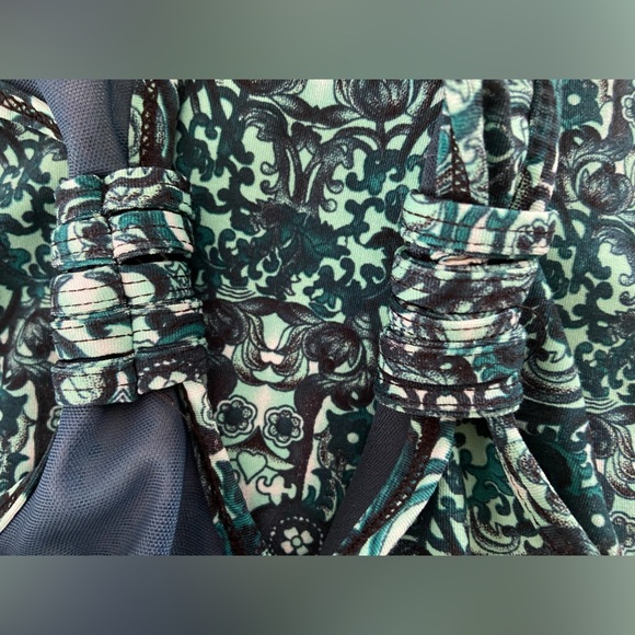 Athleta Women's Fuse Tank Shelf Bra Damask Green Teal Small Athletic Activewear - Picture 4 of 7